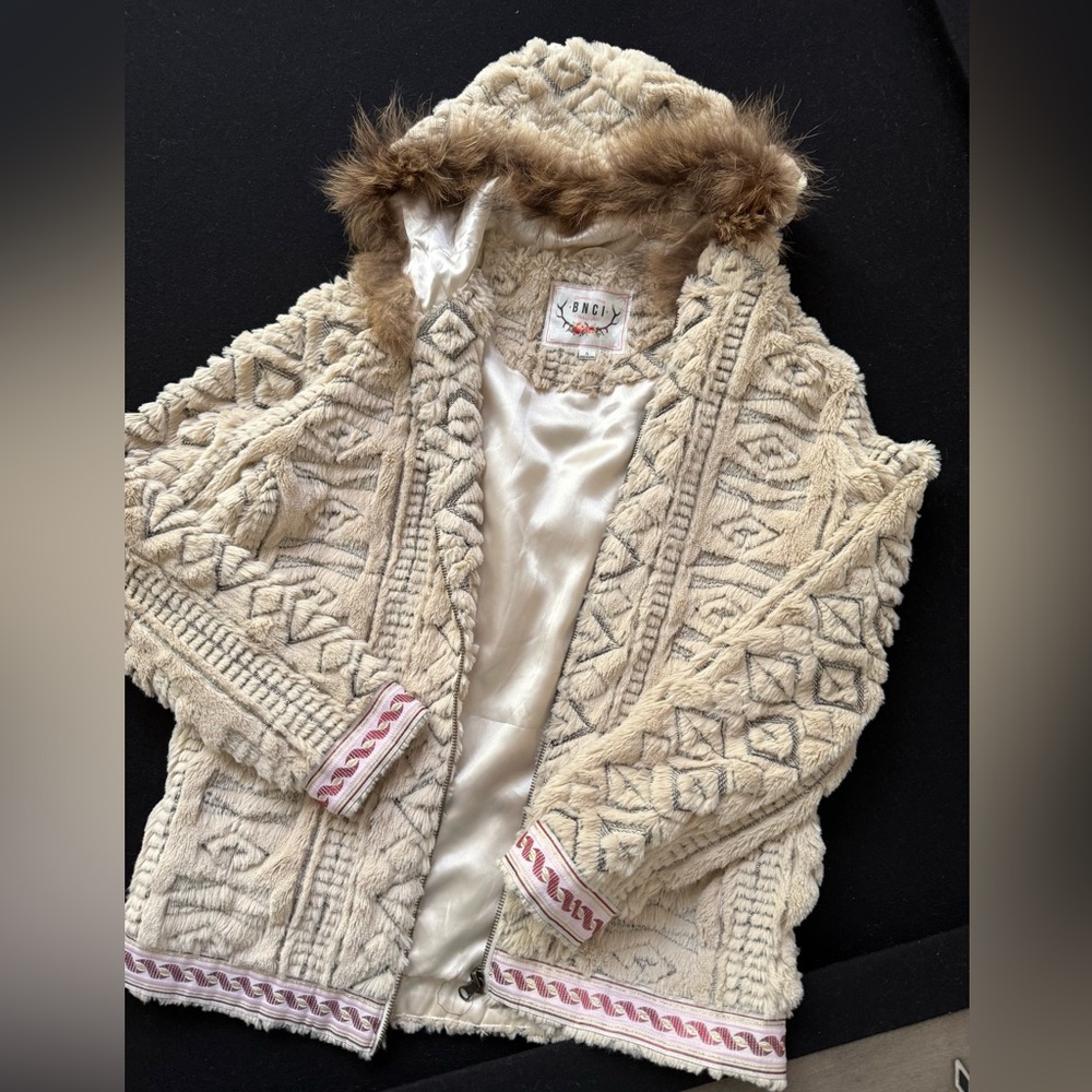 BNCI Plush Faux Fur Jacket SZ S Hooded Country Southwest Navajo Western Cozy